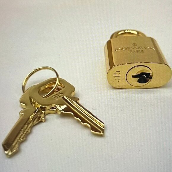Louis Vuitton PadLock shinny Gold Lock &2 Key Brass Authentic Number 315 - Picture 6 of 8